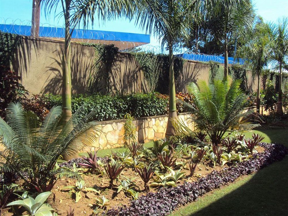 Silver Springs Hotel Kampala Luaran gambar