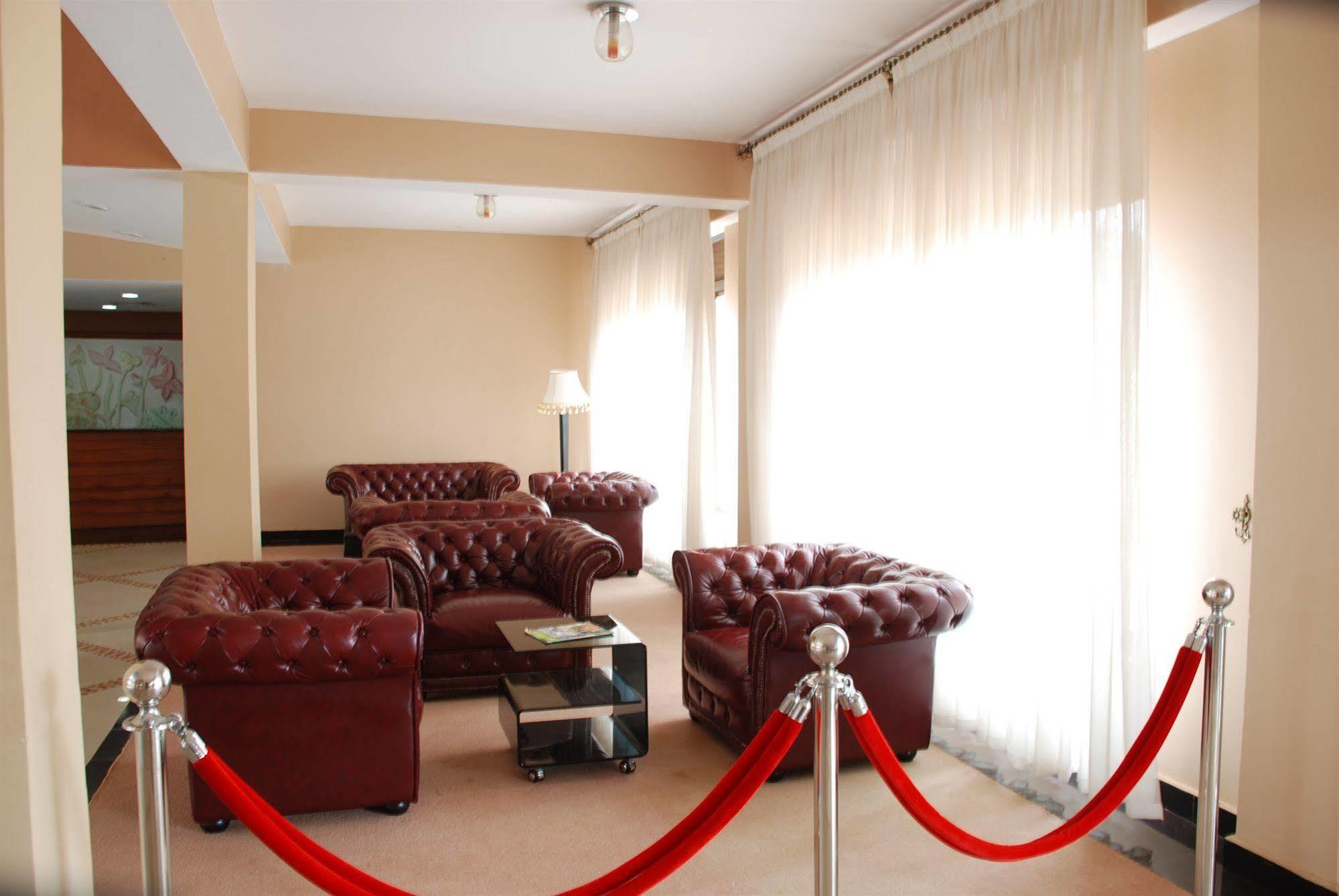 Silver Springs Hotel Kampala Luaran gambar