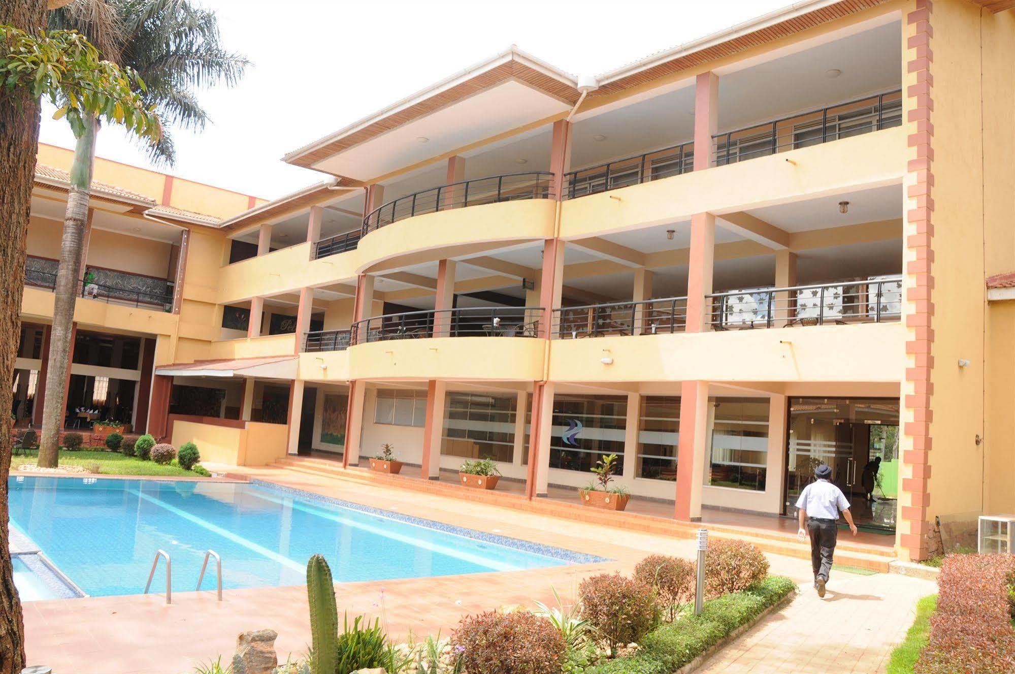 Silver Springs Hotel Kampala Luaran gambar