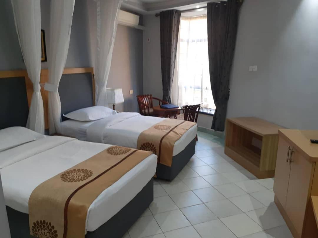 Silver Springs Hotel Kampala Luaran gambar
